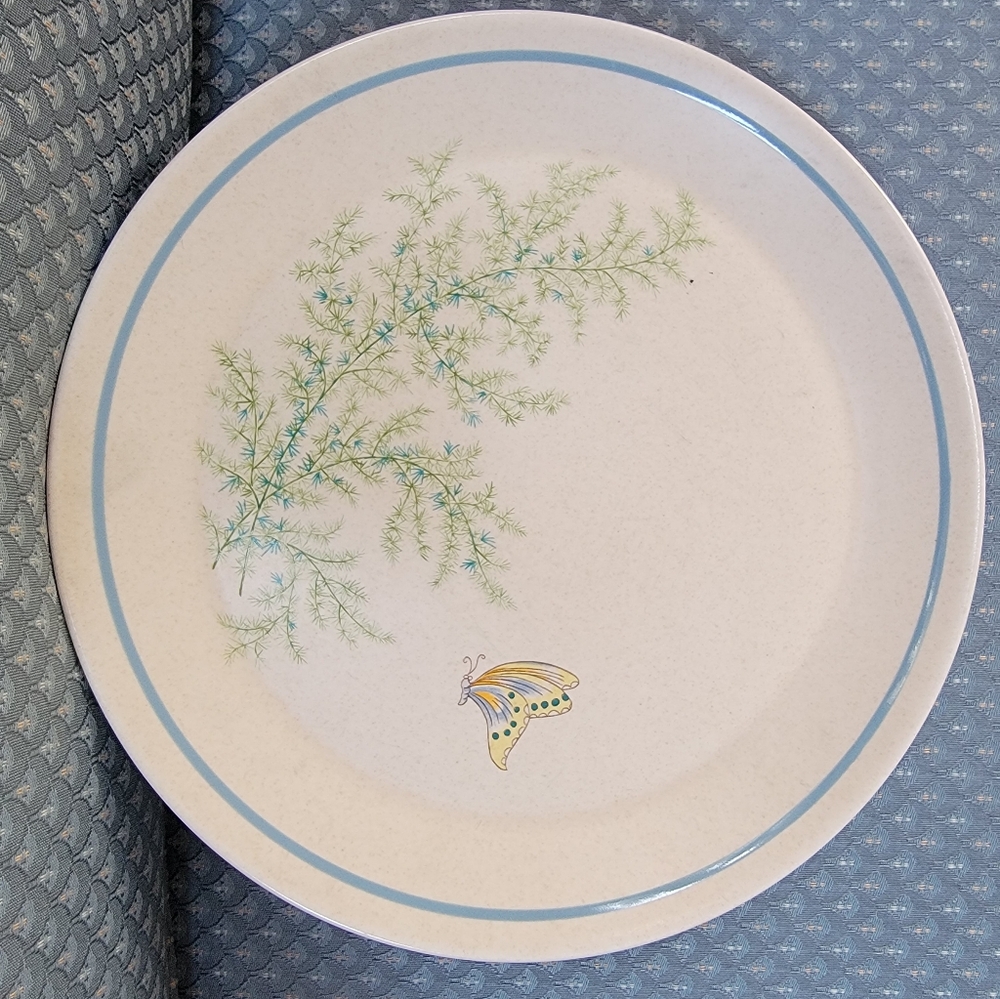 1 Vintage Dinner Plate from the Lenox Fancy Free Temper-ware Collection